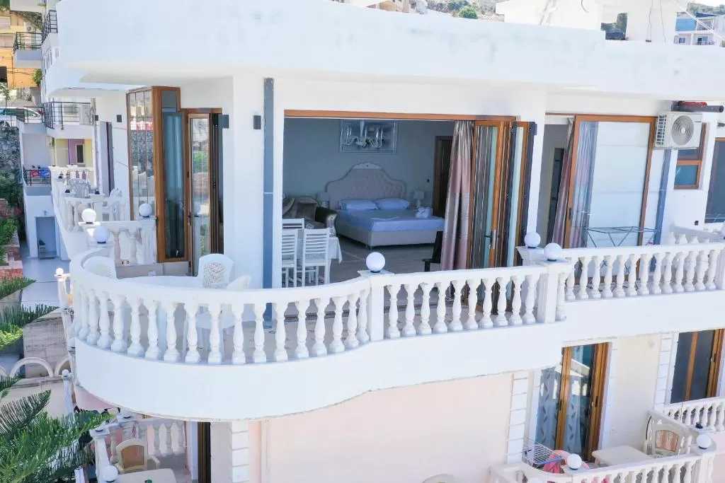 Romario Apartments Suite Std 4.jpg